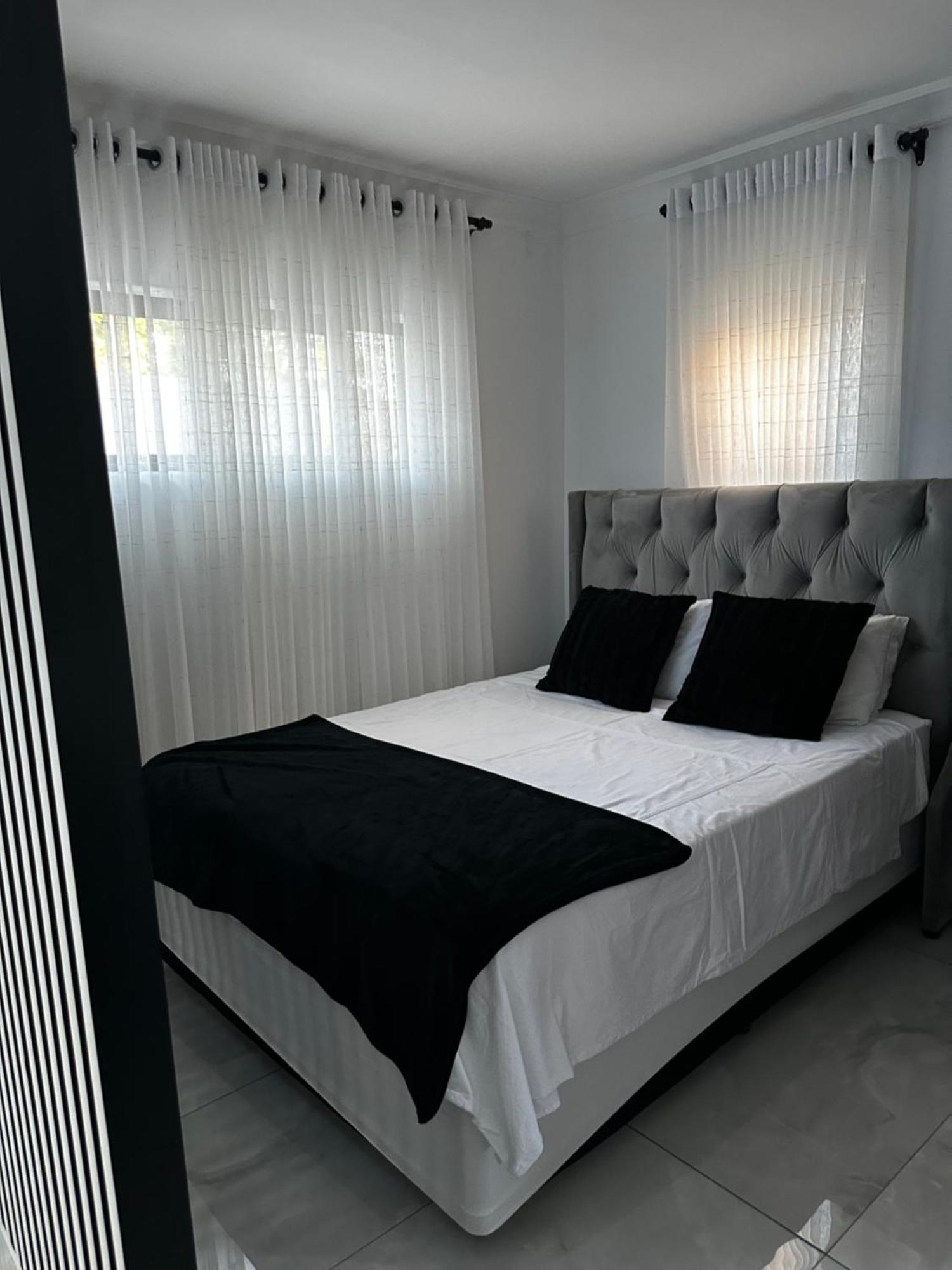 Nicky'S Guest House Roodepoort Buitenkant foto