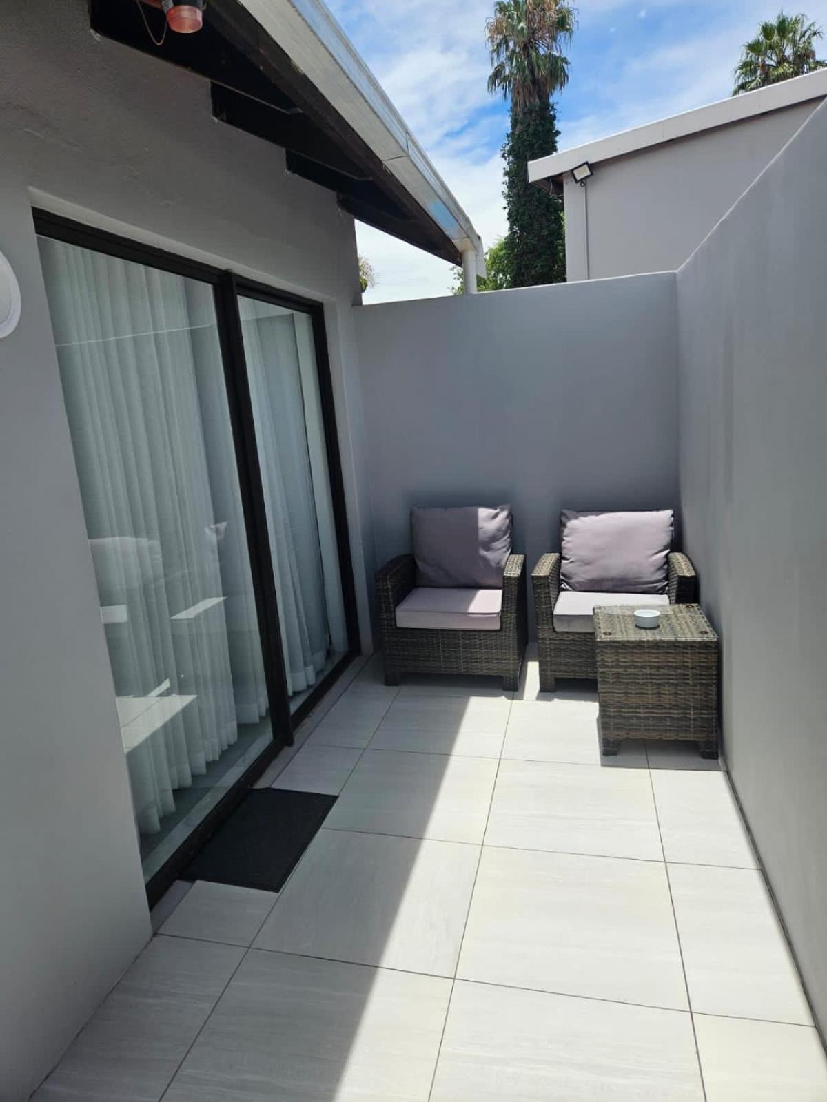Nicky'S Guest House Roodepoort Buitenkant foto